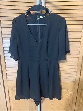 Black V-Neck Short Sleeve Women's Romper